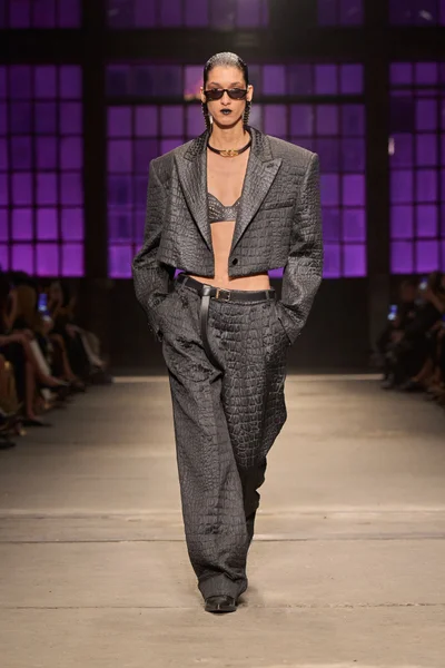 Look 8